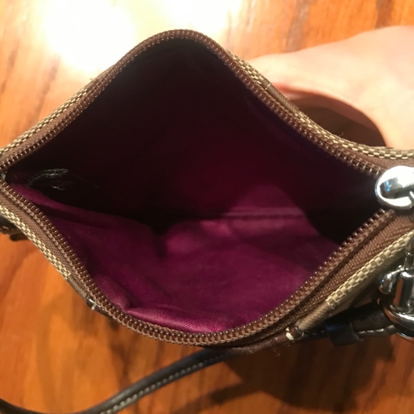 Coach Logo Wristlet Great Condition! - Picture 4 of 4